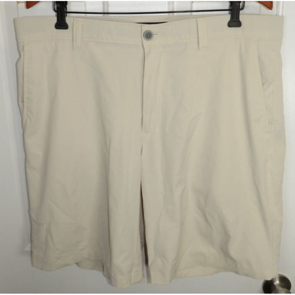 Southern Tide Brrr-die 10" Performance Golf Shorts Light Khaki Size 38